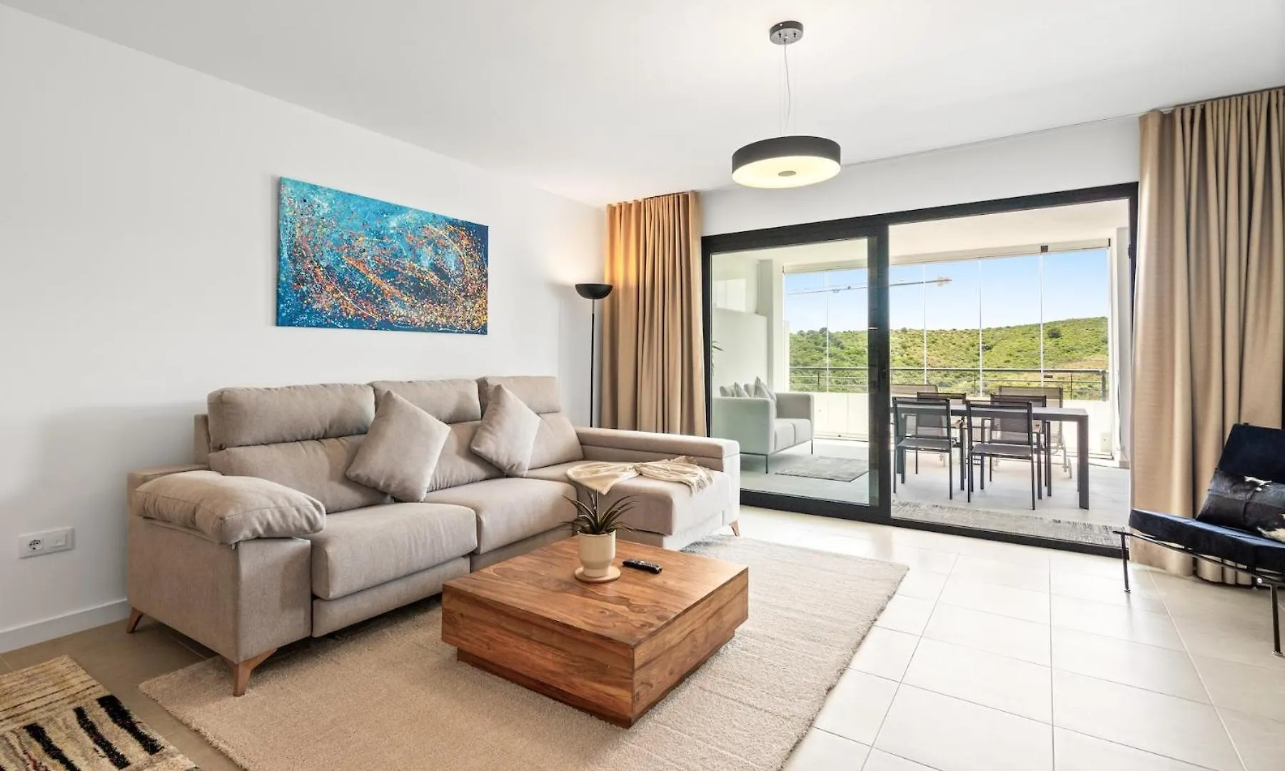 Apartament Unwind In Stylish Comfort At Casares Golf Rdr478