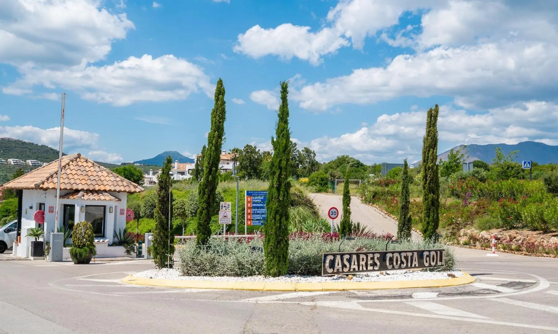 Unwind In Stylish Comfort At Casares Golf Rdr478 Spanien