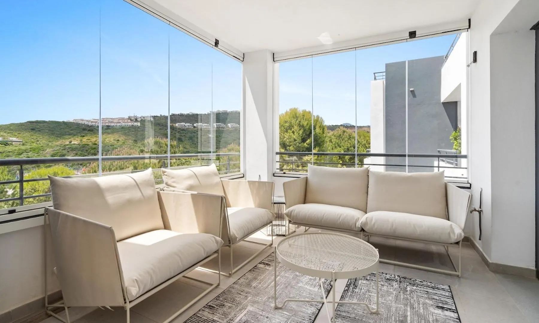 Apartament Unwind In Stylish Comfort At Casares Golf Rdr478